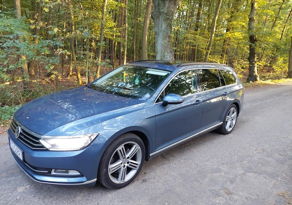 Volkswagen Passat cena 46999 przebieg: 239000, rok produkcji 2015 z Gostyń małe 301